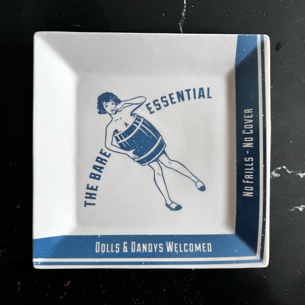 THE BARE ESSENTIALS COCKTAIL NAPKIN TRAY
Trixie & Milo